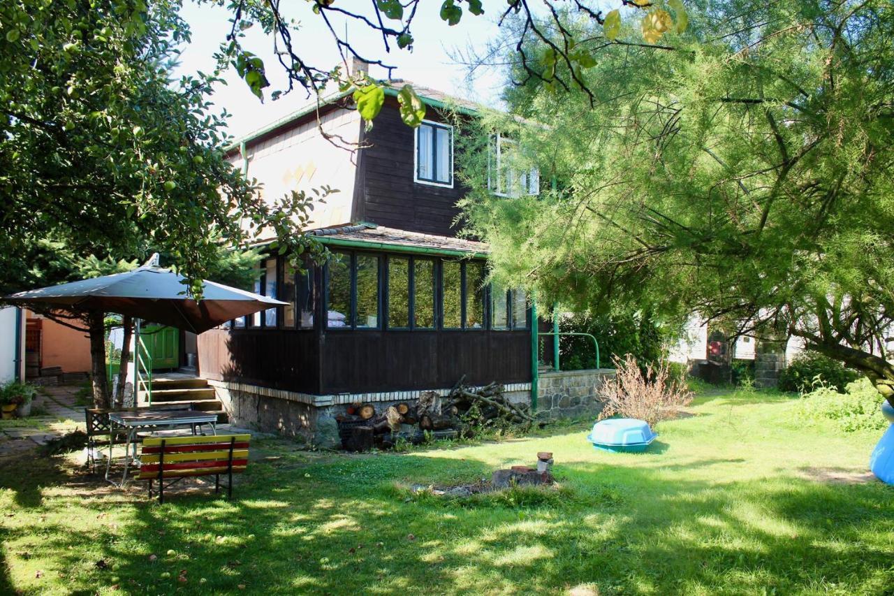 Old Summer House With Renovated Bathroom Prag
